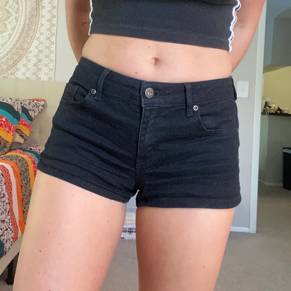Black shorts, forever 21 size 28
